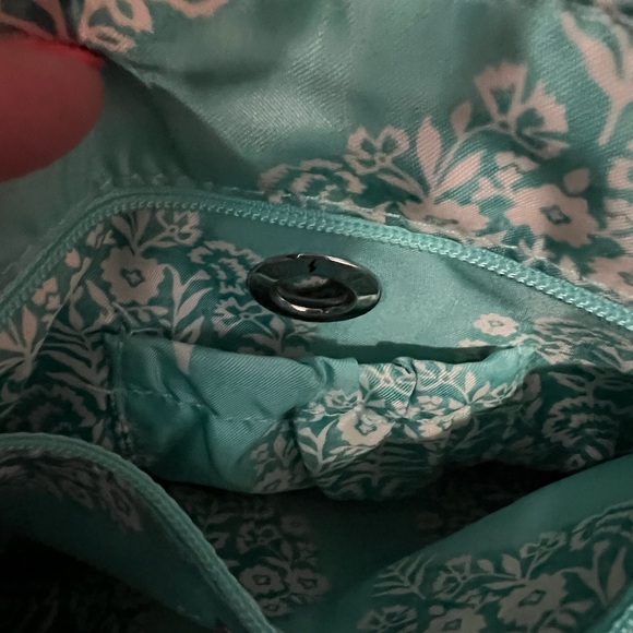 Vera Bradley Modern Medley Adjustable Crossbody Brand New w/o tags 💐🌸 - Picture 6 of 10